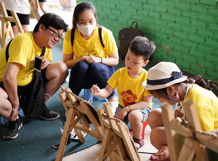 Góc sáng tạo vẽ trên bị cói Nature Key Retreat