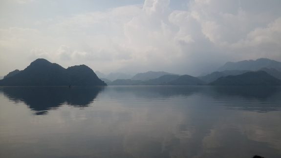 Hoa Binh lake.jpg