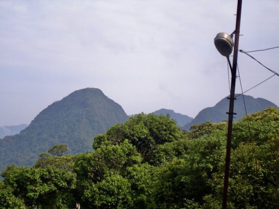 Ba dinh nui Tam Dao.jpg