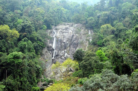 Thác Bạc Tây Thiên - panoramio.jpg
